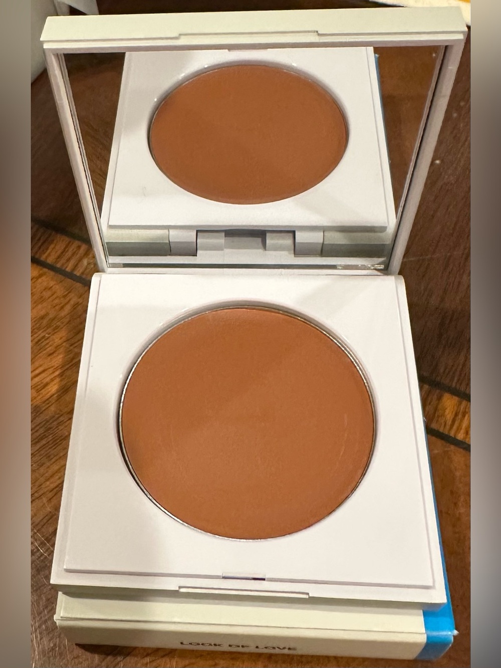 Flyte 70 6 Pc Set w/3 Blush, Highlighter, EyeShadow & Cosmetic Case NEW in Boxes - Picture 4 of 11